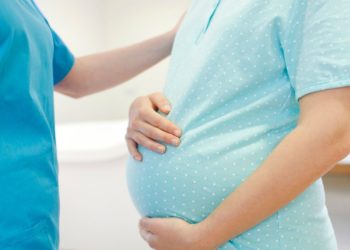 Motinos vartoja kanapes, kad sumažintų gimdymo skausmą